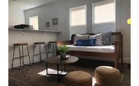Impressive Cozy Historic 2Br Apt Near Downtown